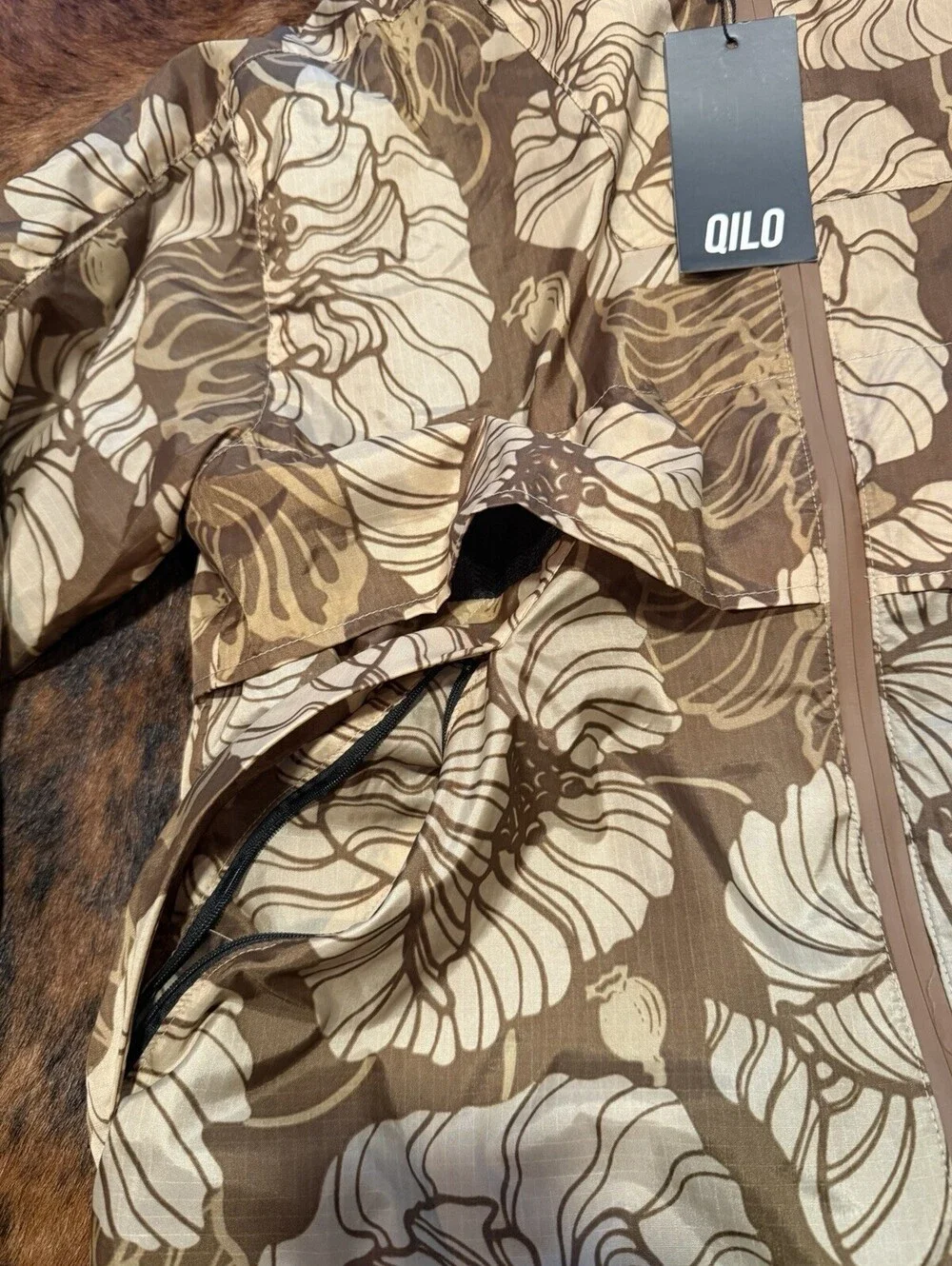 QILO x Bad Moon Gen 3.1 Poppies Windbreaker Bronze Khat Size Small NWT Rare